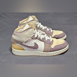 Air Jordan RETRO 1 MID SE CRAFT 'TAUPE HAZE' (GS) SZ 7Y DZ4466-102 Grade School